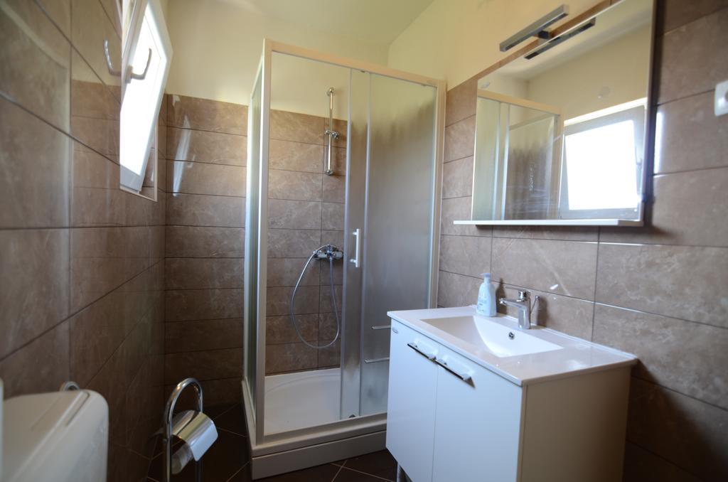 Apartment Emi Sukošan Extérieur photo
